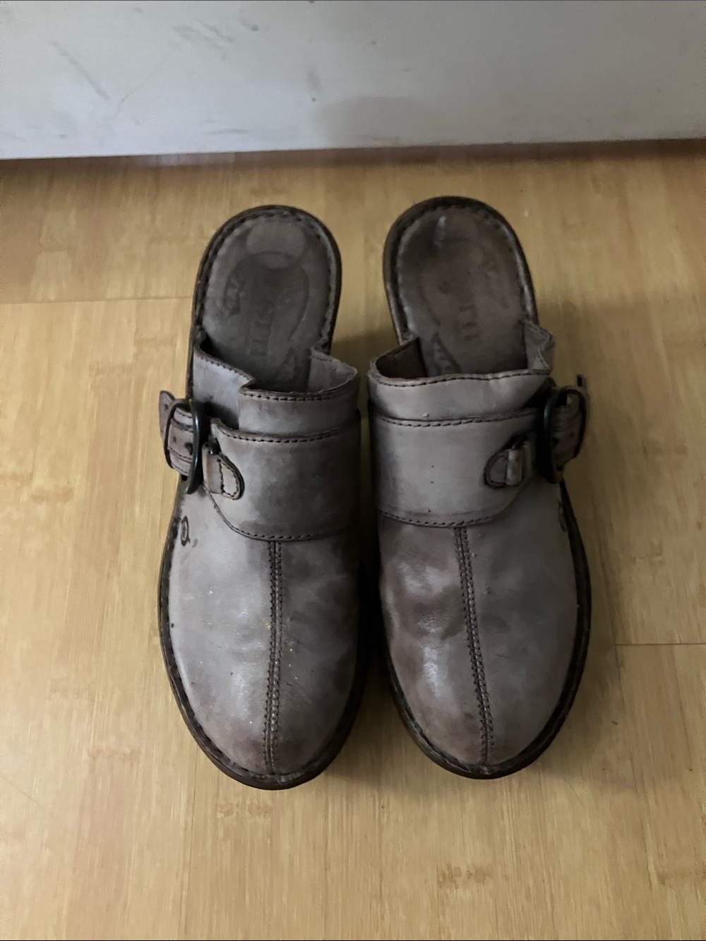 Born Mules 7 M Leather Uppers and Lining